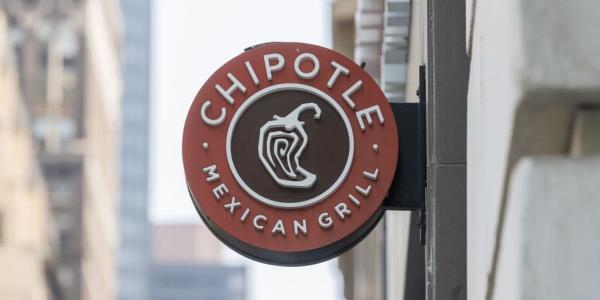 堪萨斯州的Chipotle餐厅起诉了一名经理，据称他在骚扰一名员工后把她的头巾摘了下来